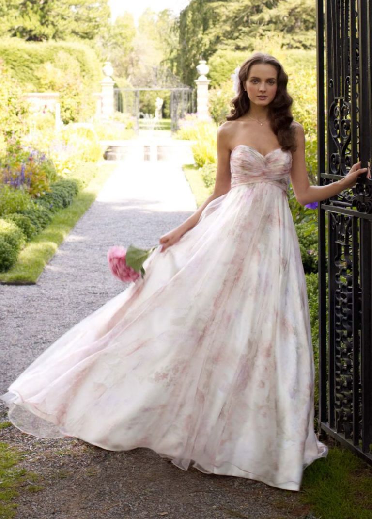 Mon-traditional wedding dress ideas for ...